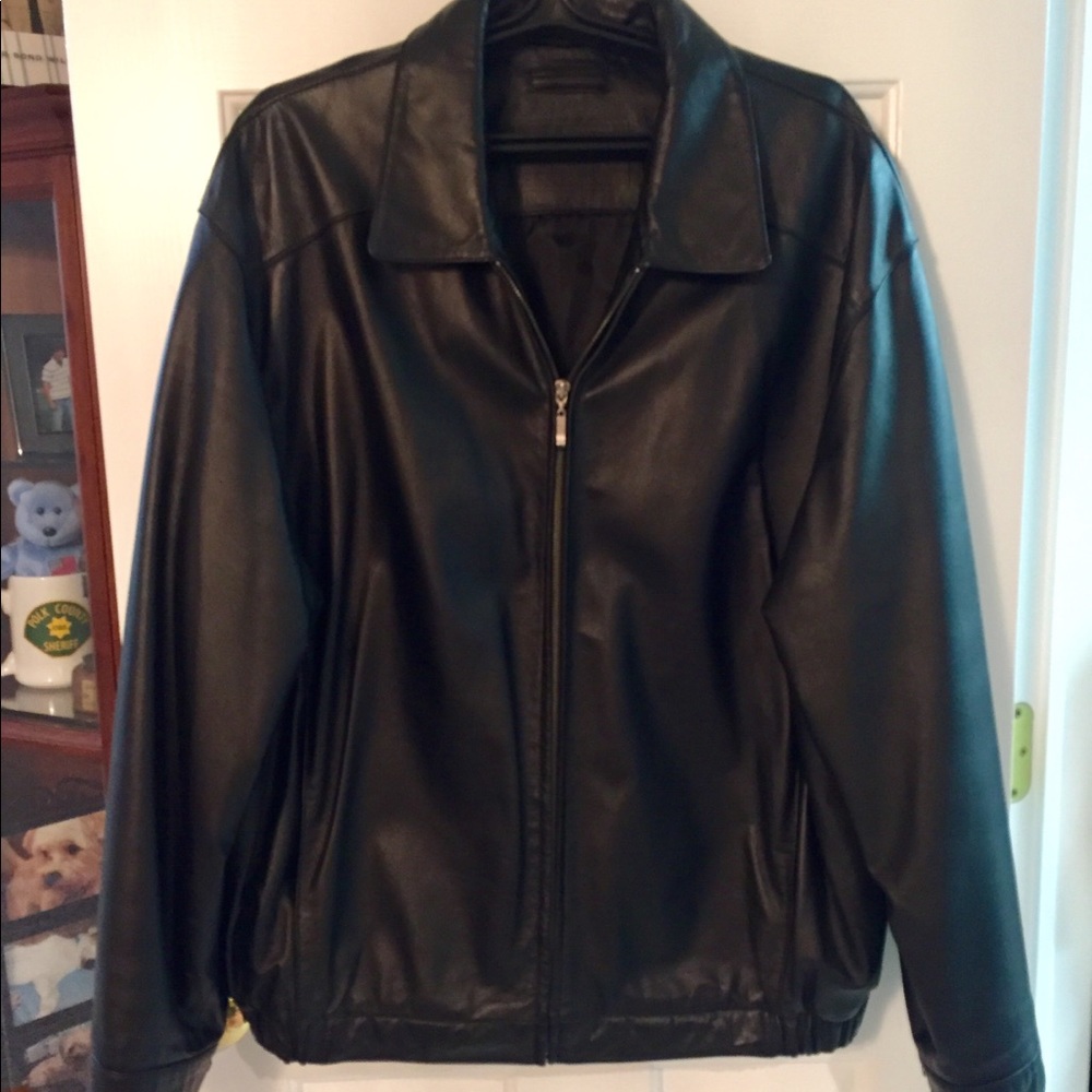 Men’s Roundtree and Yorke Black Leather Jacket